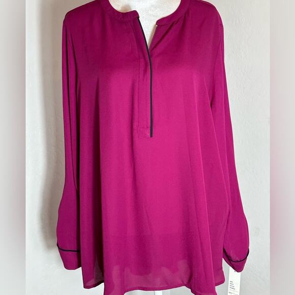 Apt. 9 Tops - Gorgeous flowy blouse - raspberry!
